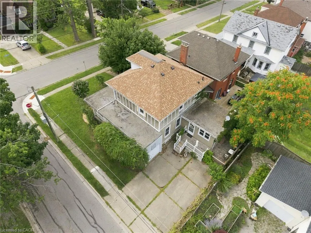 2 CARLETON Street N