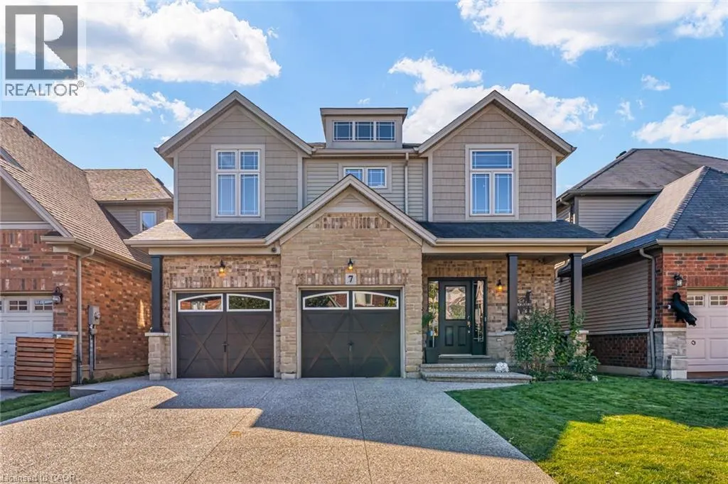 7 KINSMAN Drive