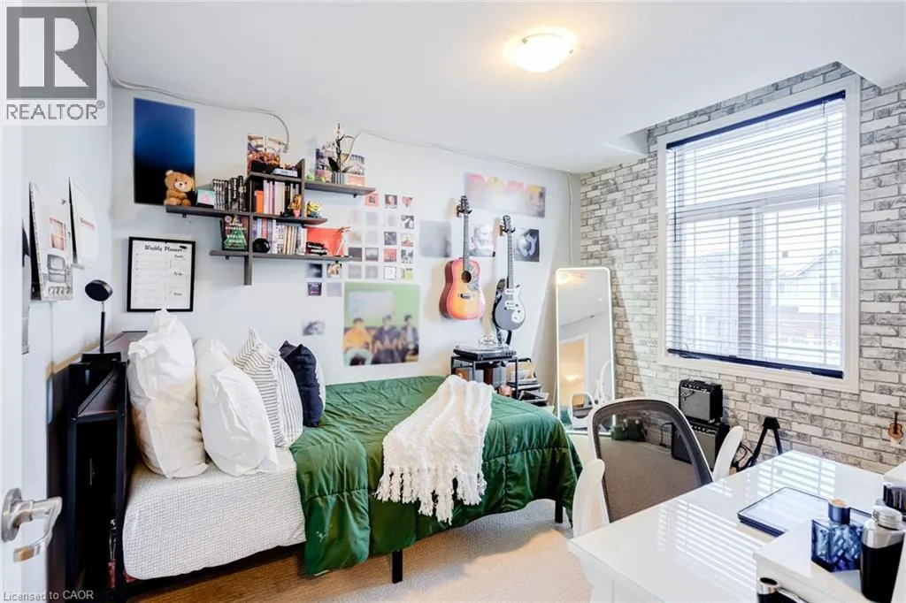 7 KINSMAN Drive