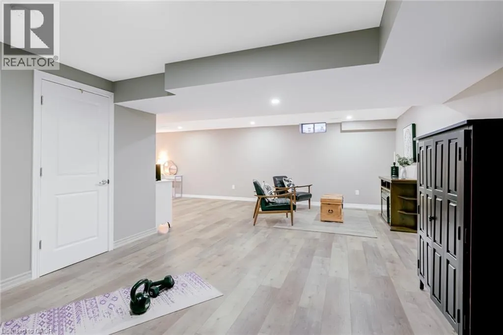 7 KINSMAN Drive