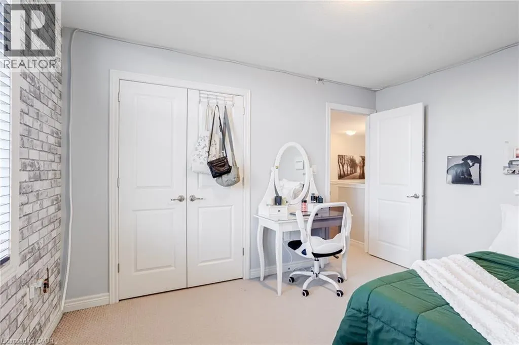 7 KINSMAN Drive