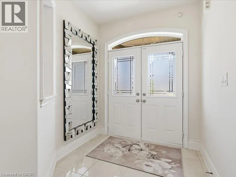 39 AVANTI Crescent