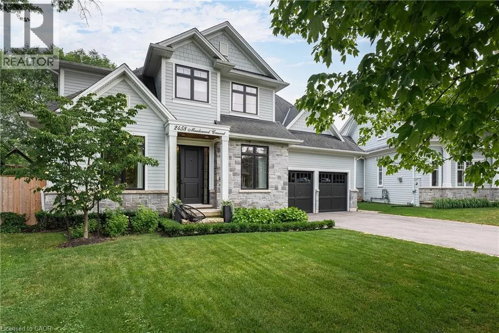 2458 MEADOWOOD Crescent