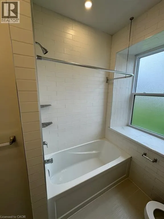 936810 BLENHEIM Road Unit# B #B
