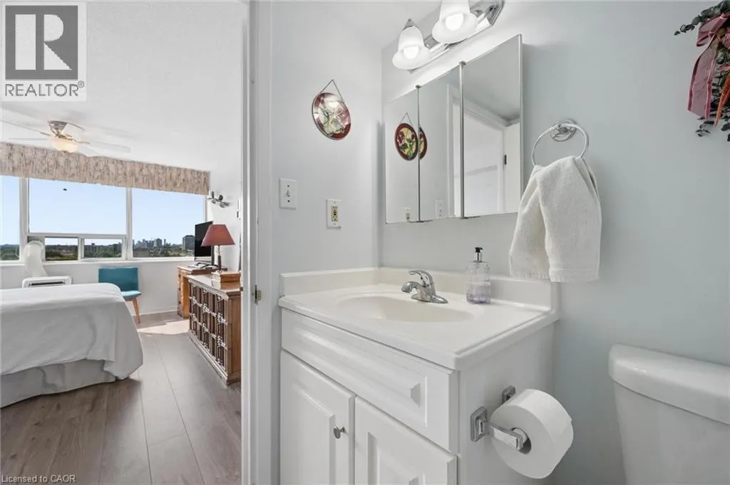 3227 KING Street E Unit# 1112 #1112