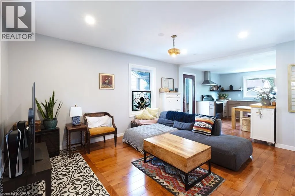 15 SPENCER Avenue