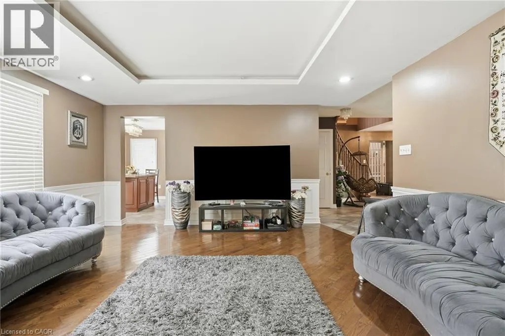 55 WOODSIDE Square