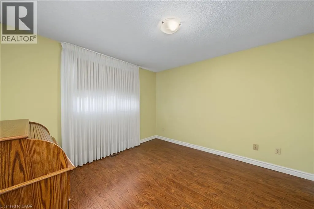 2 CRESTHAVEN Drive