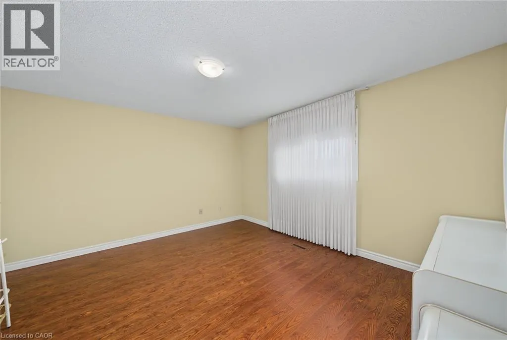 2 CRESTHAVEN Drive