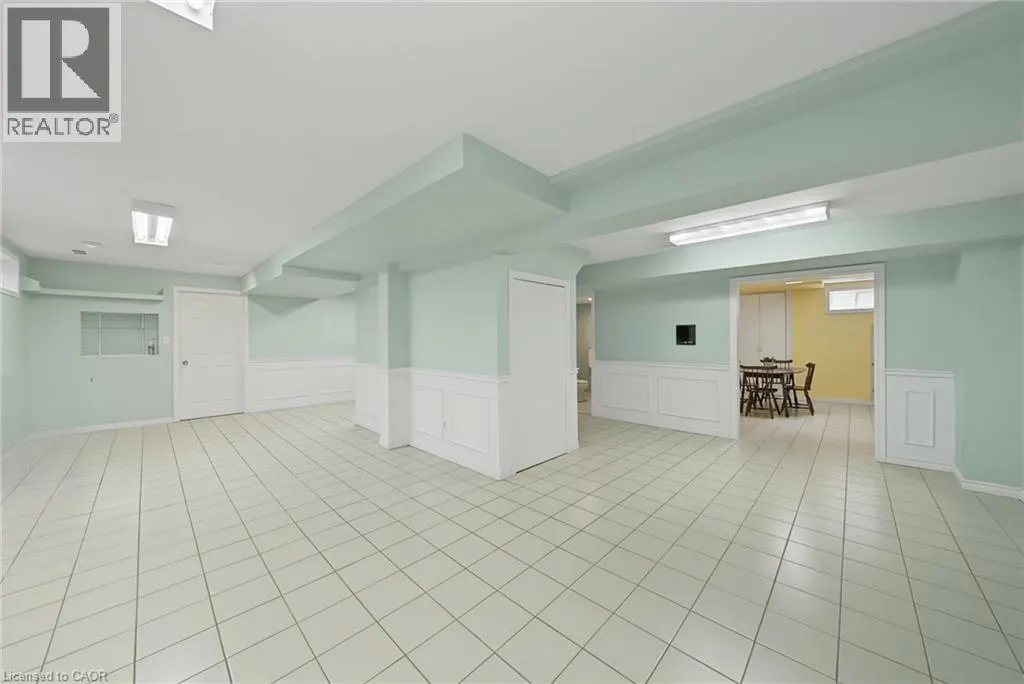 2 CRESTHAVEN Drive