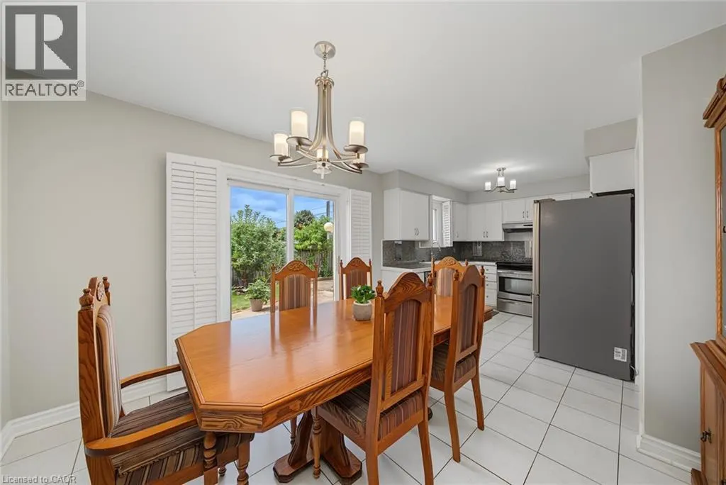 2 CRESTHAVEN Drive