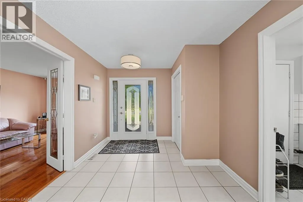 2 CRESTHAVEN Drive