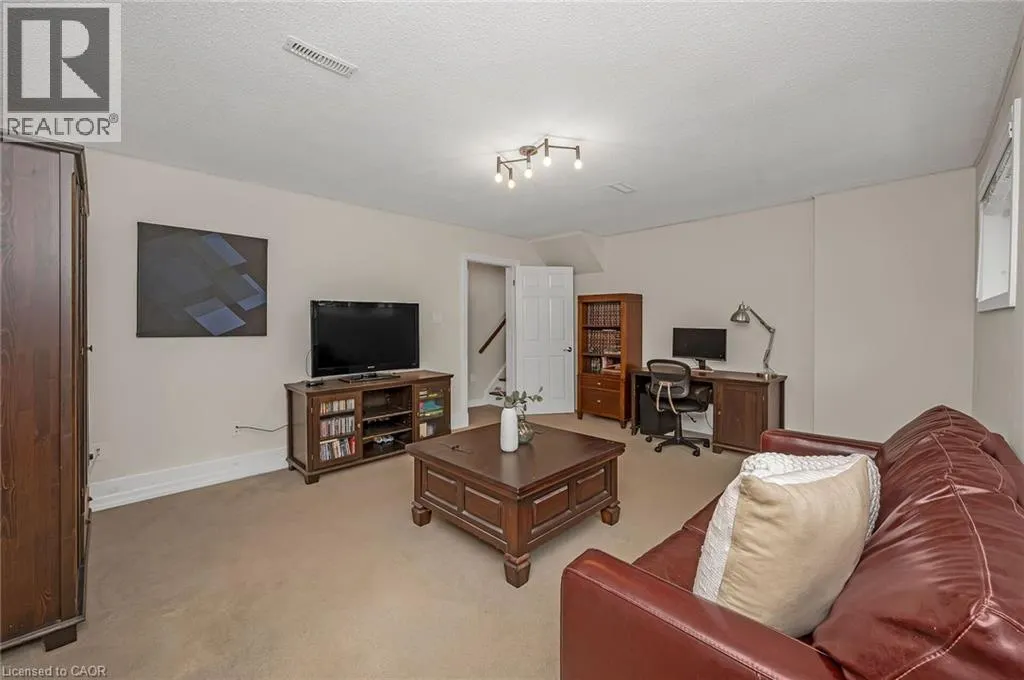 285 SURREY Drive