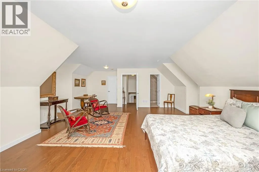 285 SURREY Drive