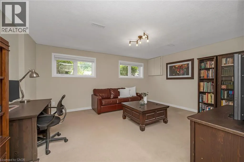 285 SURREY Drive