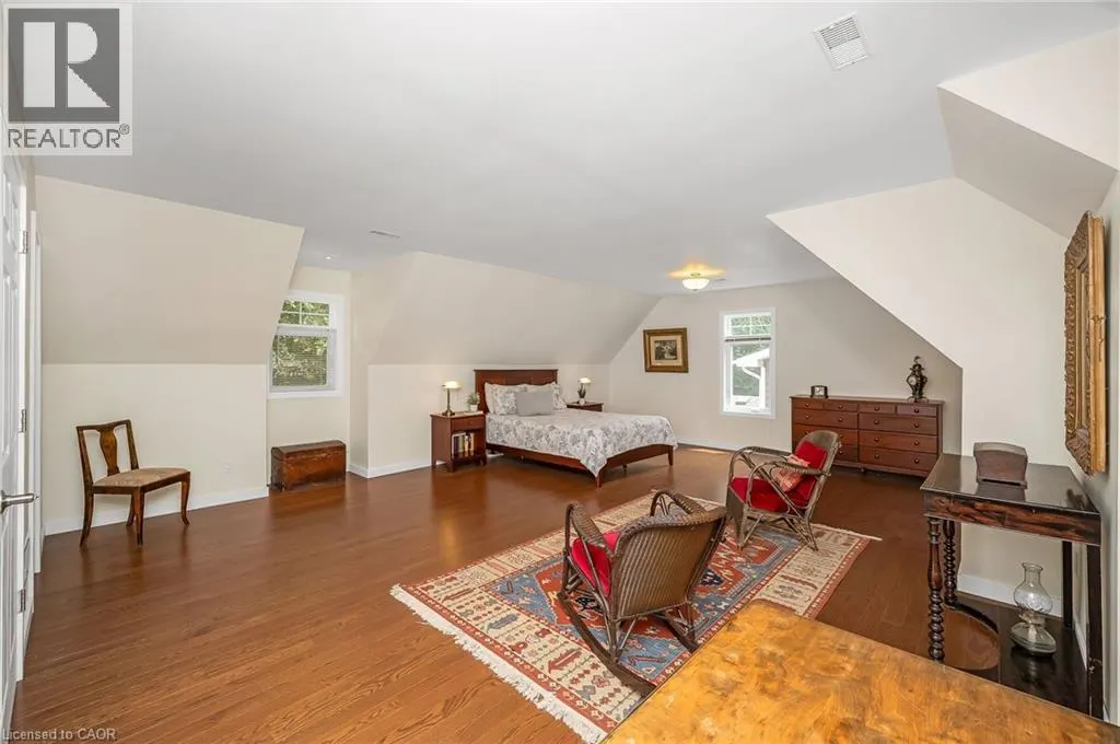 285 SURREY Drive