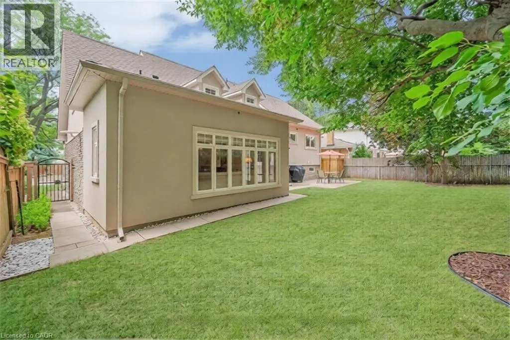 285 SURREY Drive