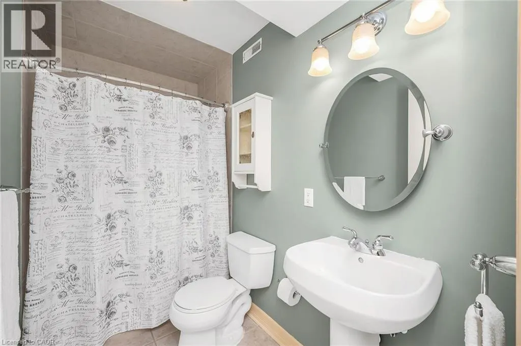 285 SURREY Drive