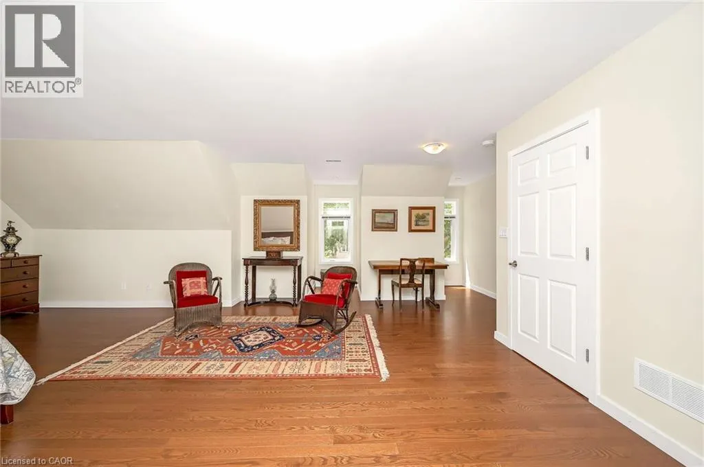 285 SURREY Drive