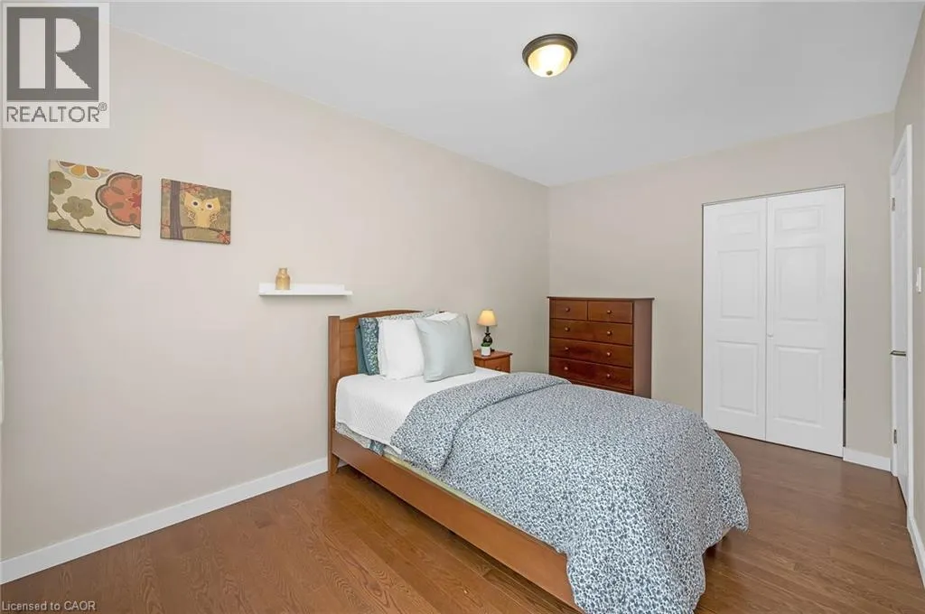 285 SURREY Drive