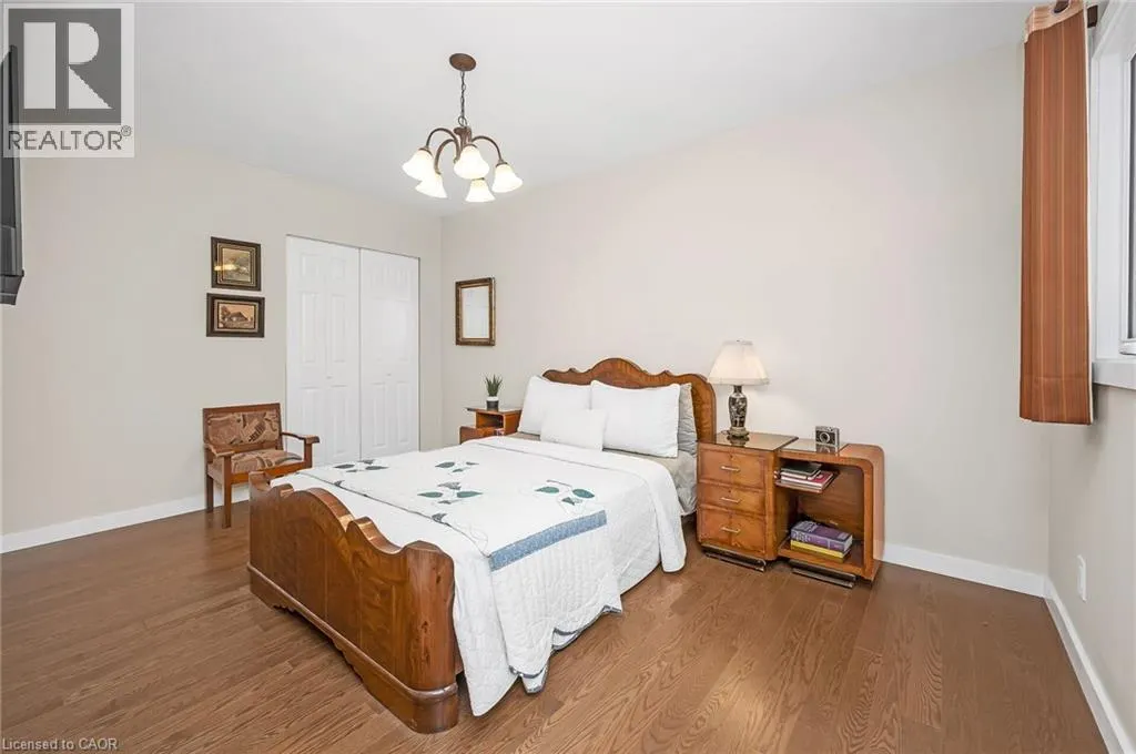 285 SURREY Drive