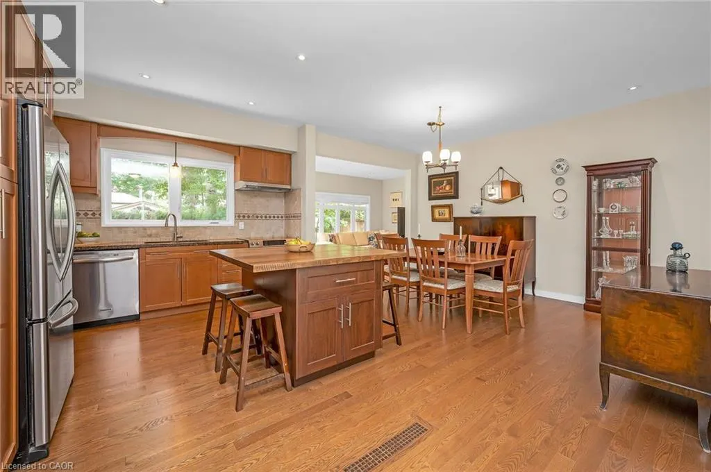 285 SURREY Drive