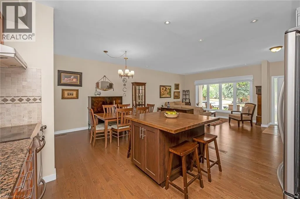 285 SURREY Drive