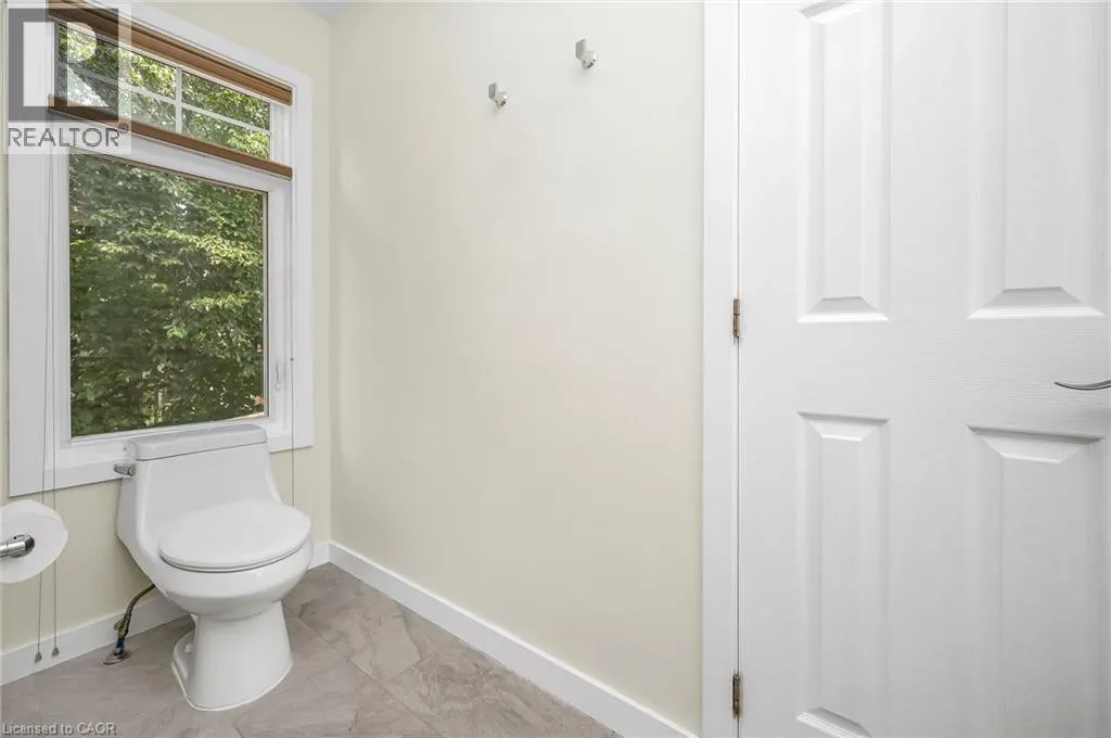 285 SURREY Drive