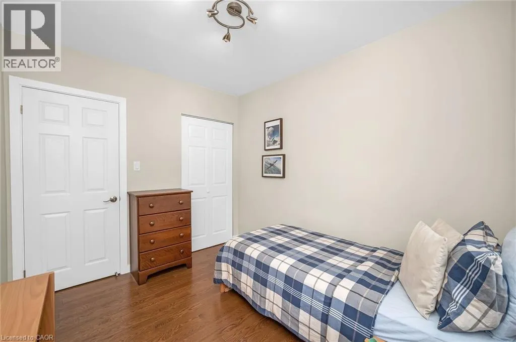 285 SURREY Drive