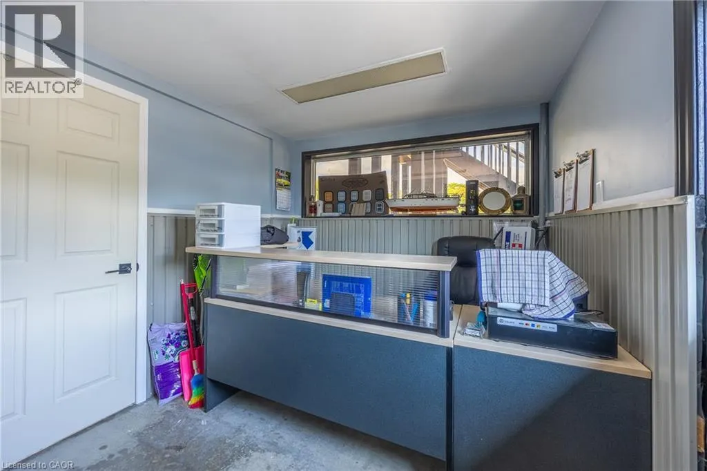 15 JAYLIN Crescent