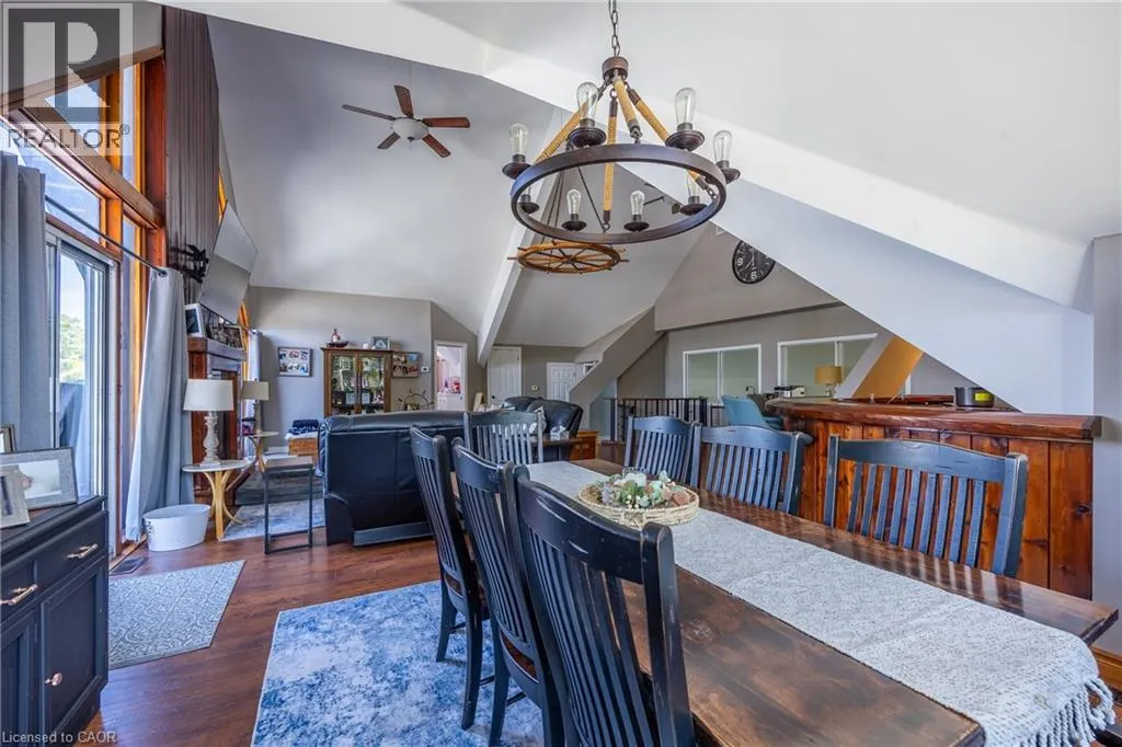 15 JAYLIN Crescent