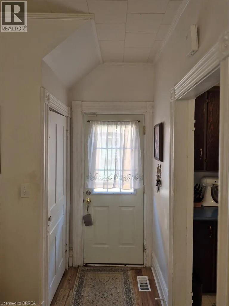 97 COLBORNE Street S
