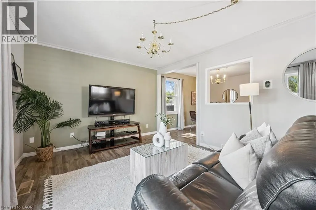 976 GUELPH Street