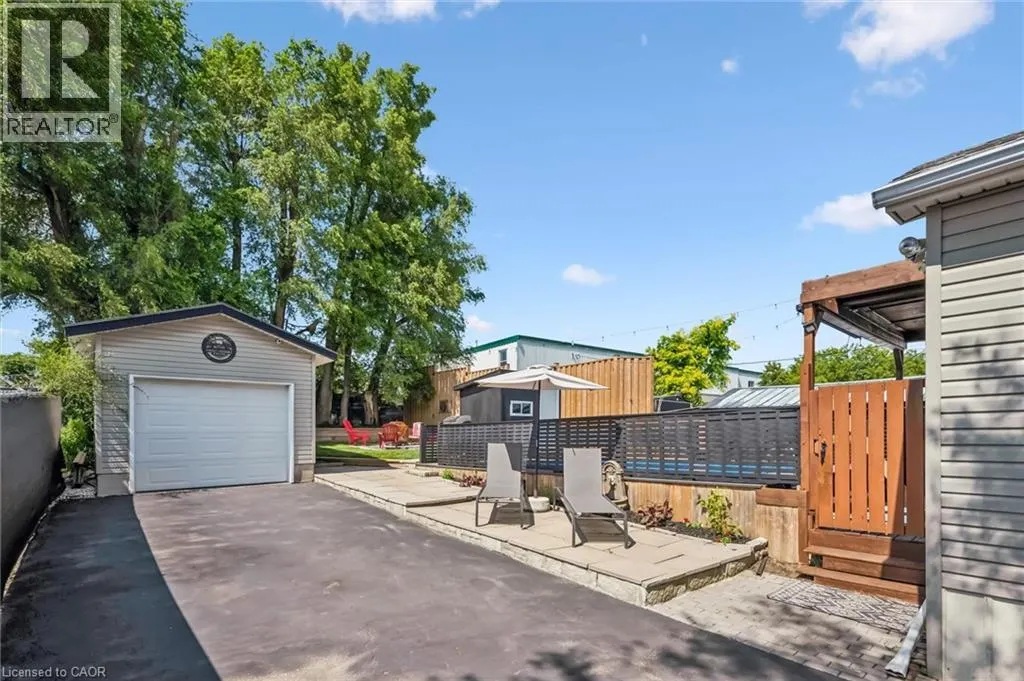 976 GUELPH Street