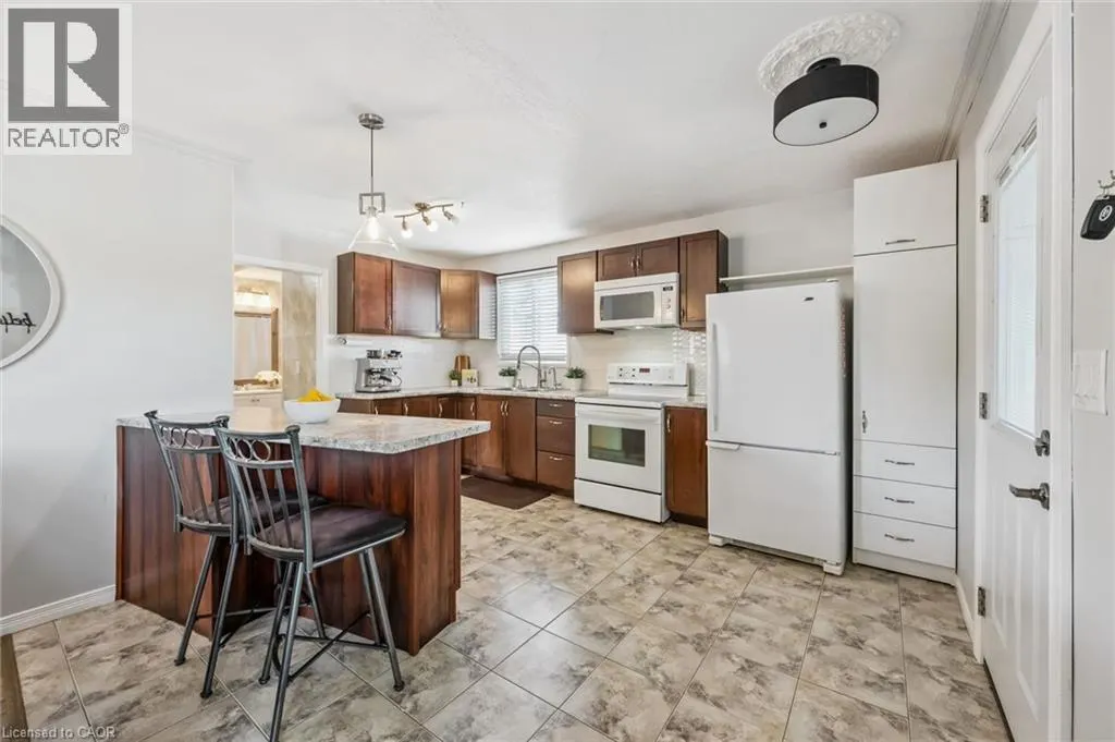 976 GUELPH Street