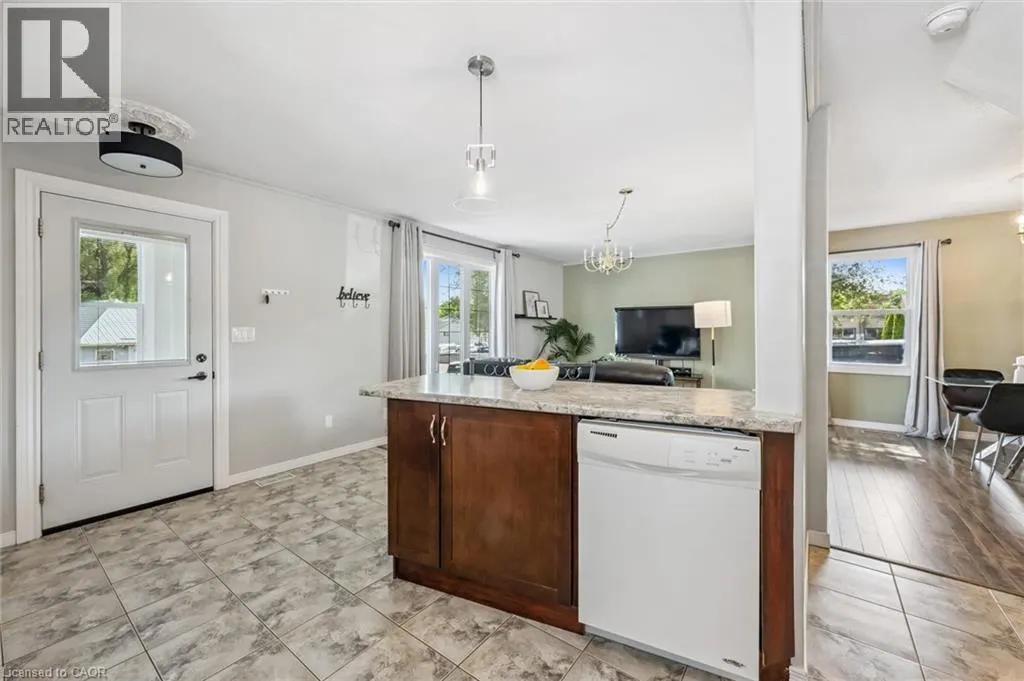 976 GUELPH Street