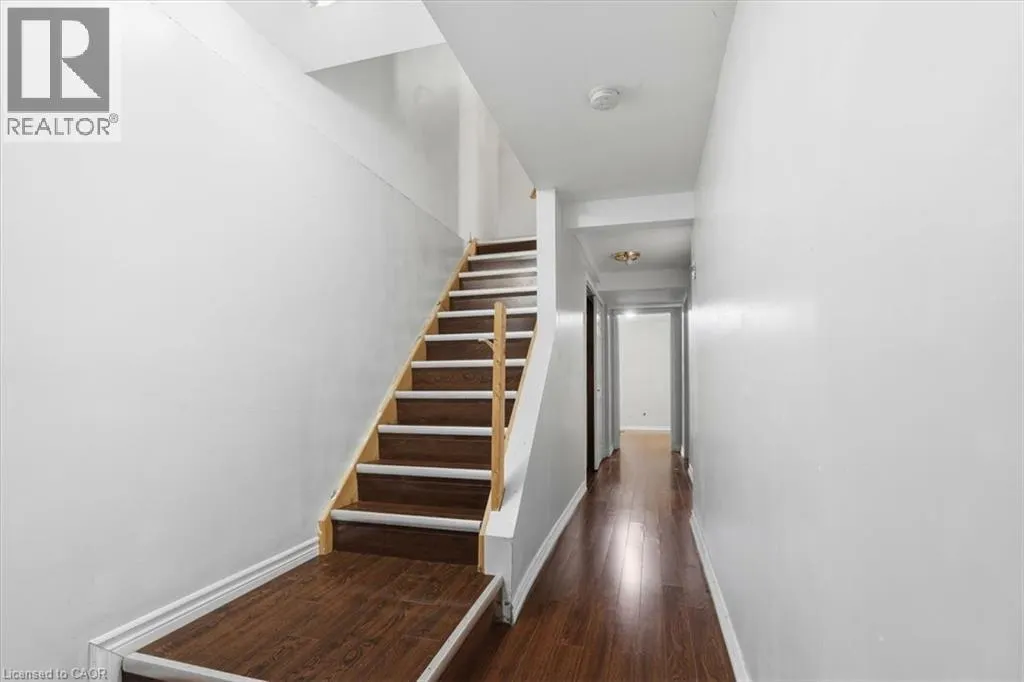 15 ROEHAMPTON Crescent