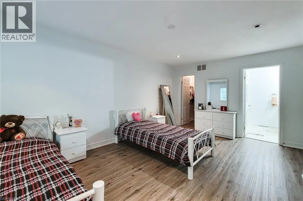 171 HIGHBURY Drive Unit# 13 #13