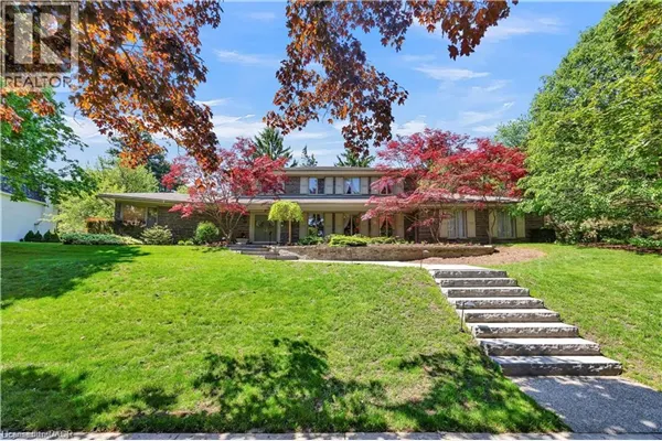 61 HUNTLEY Crescent