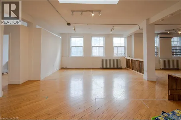 323-327 KING Street E