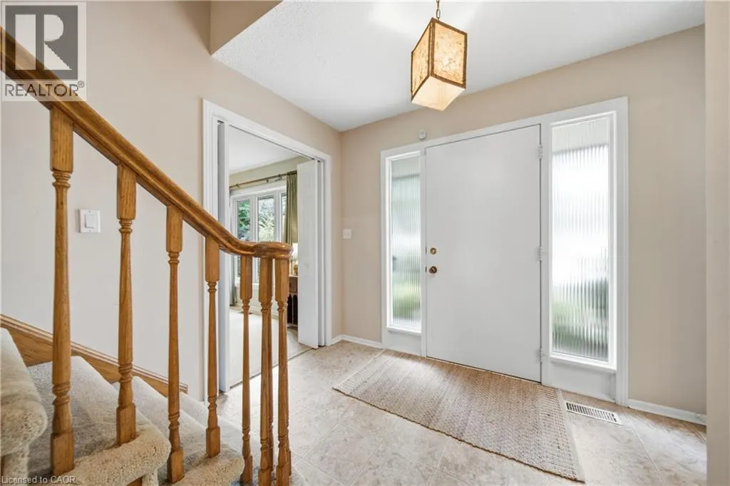 32 WAVERLEY Drive