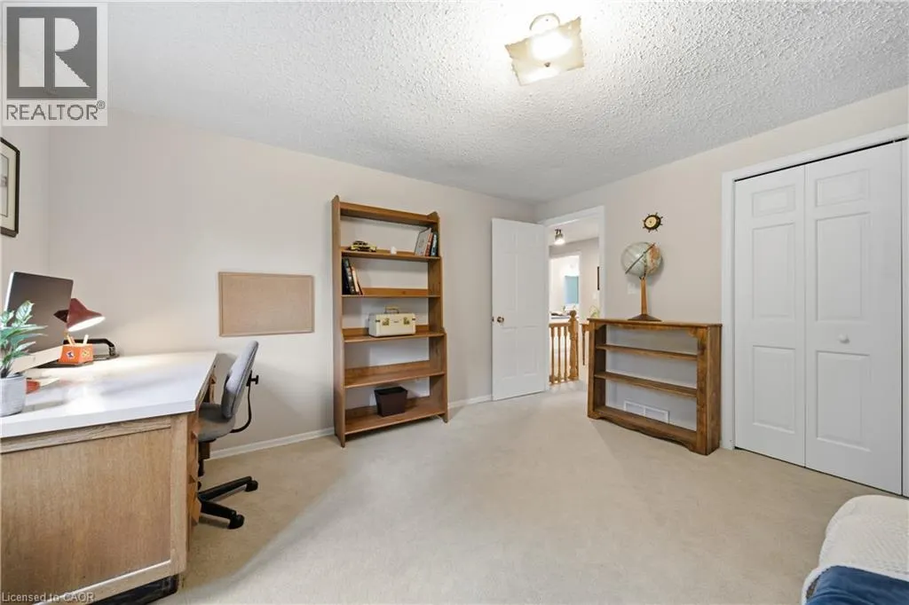 32 WAVERLEY Drive