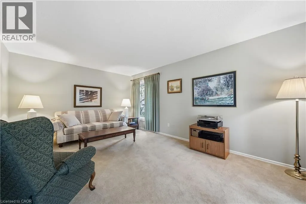 32 WAVERLEY Drive