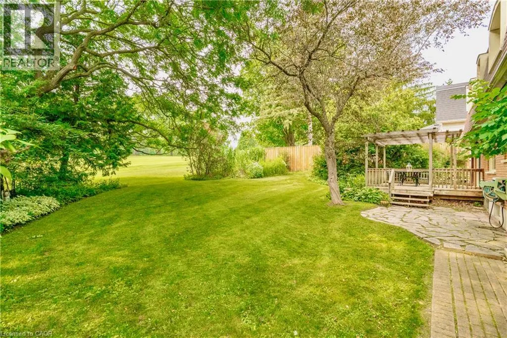 32 WAVERLEY Drive