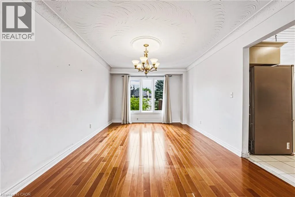 21 MOSS Boulevard