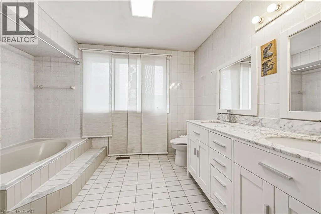 21 MOSS Boulevard