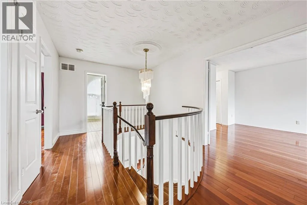 21 MOSS Boulevard
