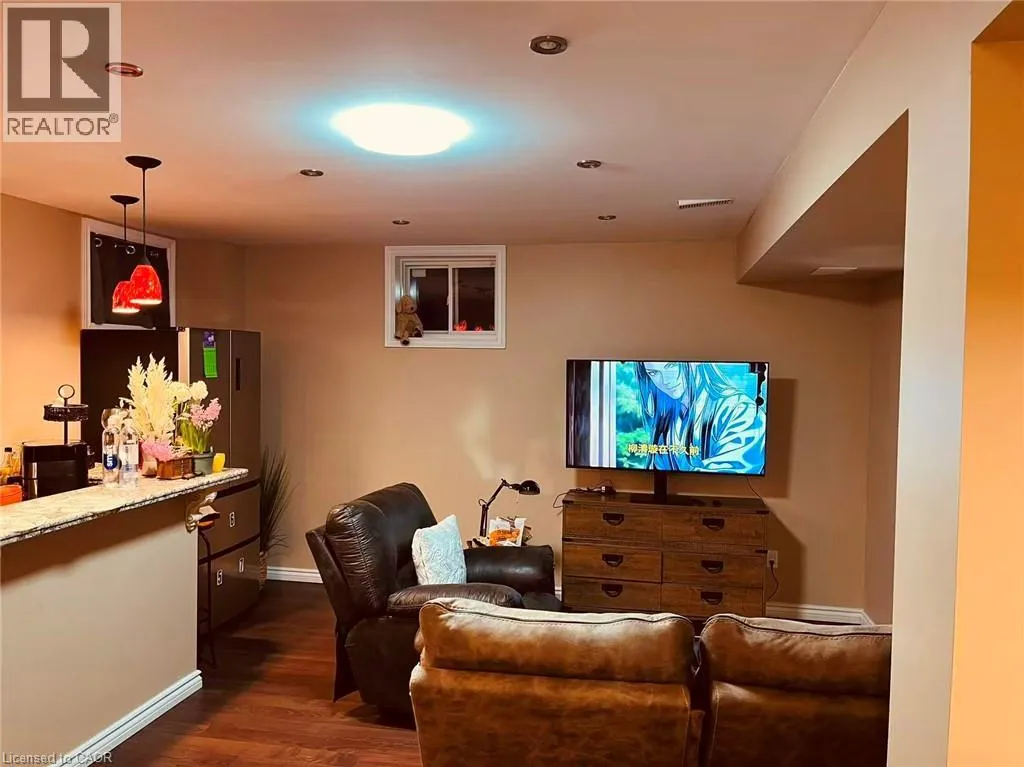 88 LOWINGER Avenue Unit# basement #basement