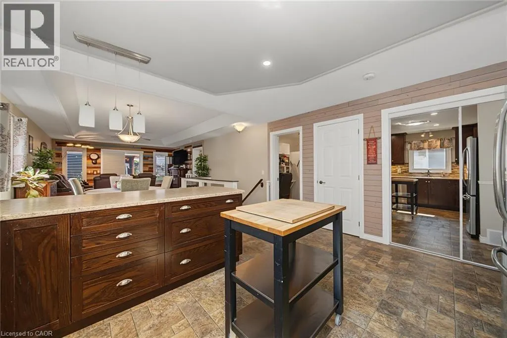 3913 PRIMROSE Lane