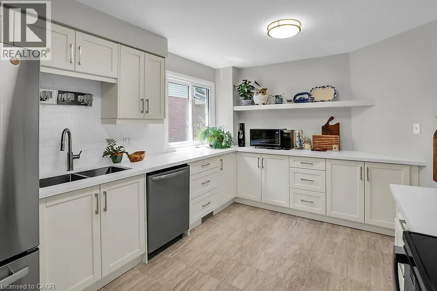 4542 IVY GARDENS Crescent